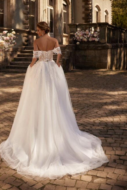 https://www.sposa-lia.com/images/stories/virtuemart/product/3) Miranda.jpg